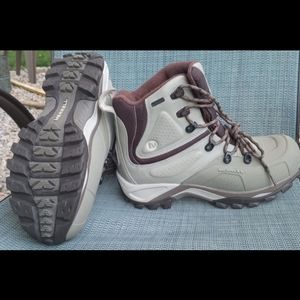 Women's Merrell boots